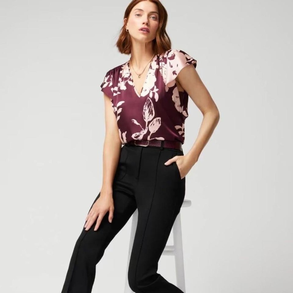WHBM Satin Burgundy Flutter Sleeve‎ V-Neck Floral Top Size XS | EUC